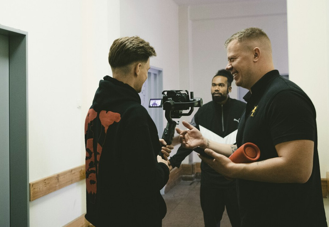 german tv presenter on set