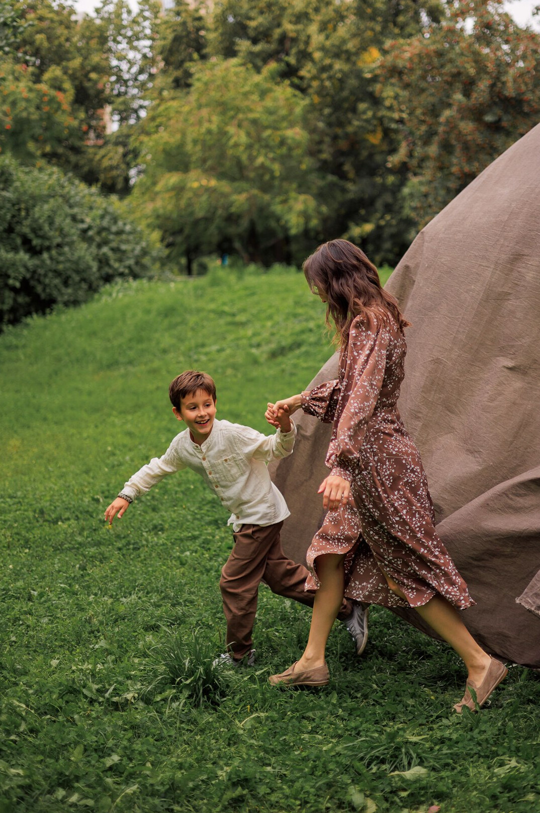 kids playing outdoors inspired by tv